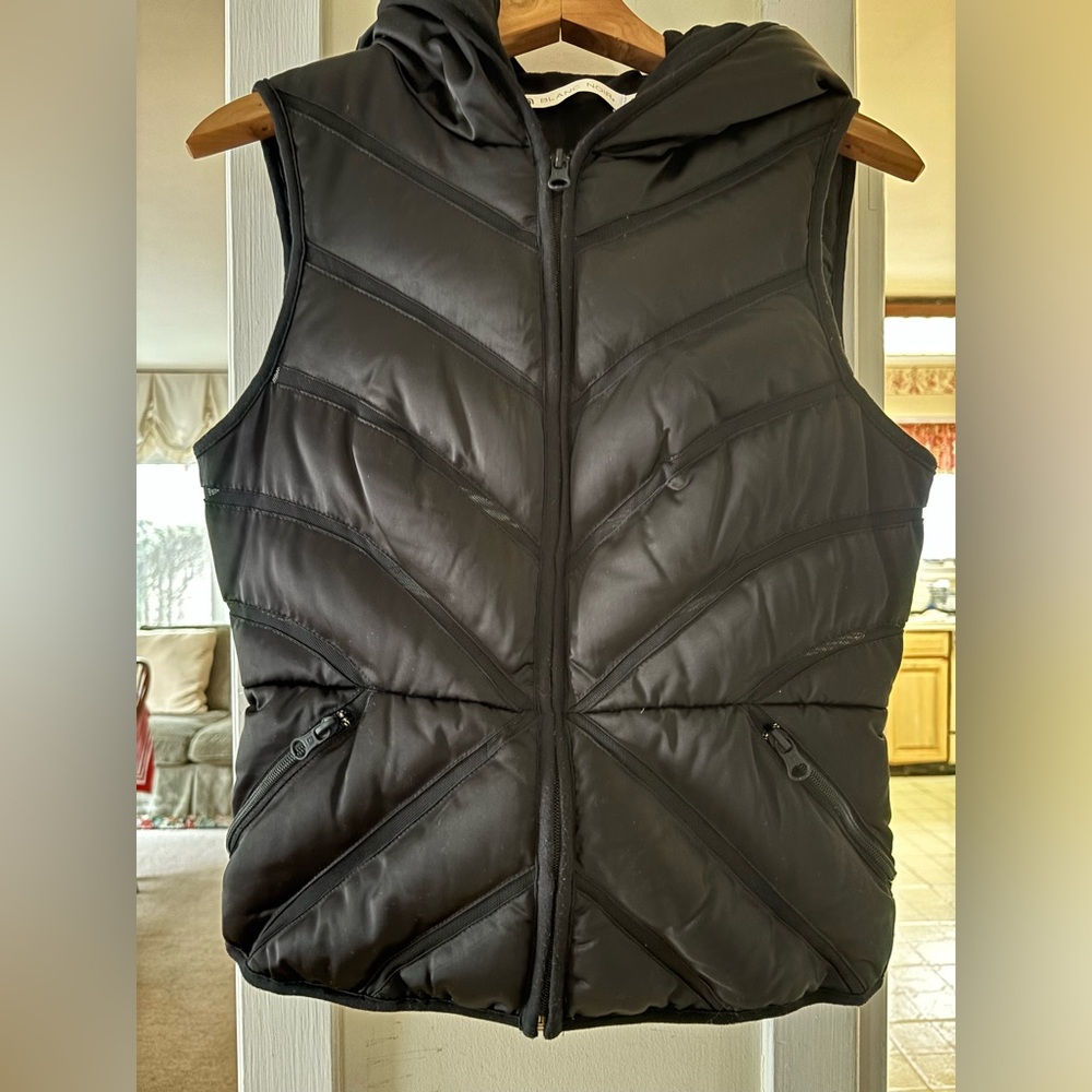 Blanc Noir Hooded Fitted Black Puffer Vest